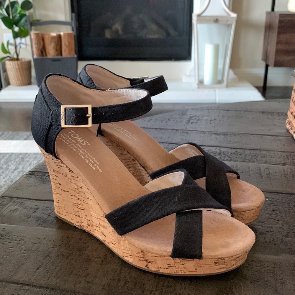 Tom’s Sierra Spring Strappy Wedge Sandals